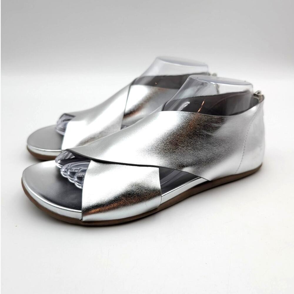 Reaction Kenneth Cole Selena Sandal Women's Silver Metallic Size US8 EU39